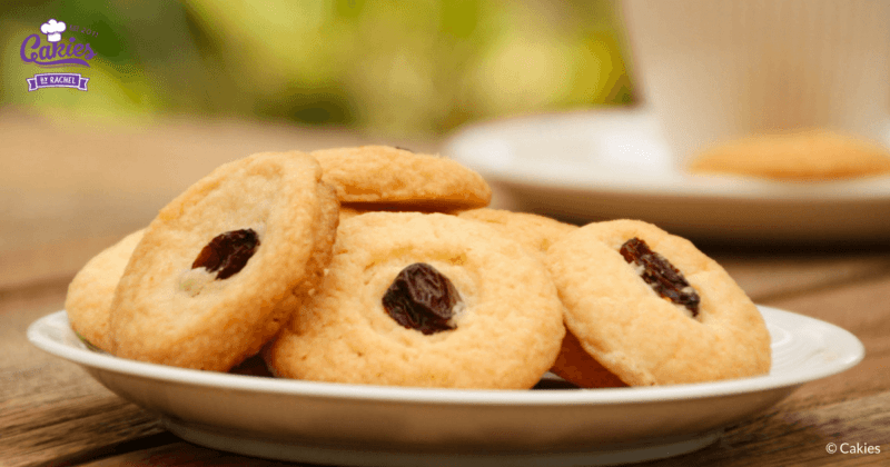 Surinamese butter cookies, or boterbiesjes are a delicious butter cookie topped with a currant or raisin. Surinamese butter cookies are super easy to make.